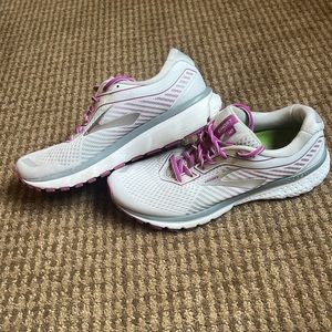🩷Brooks Ghost 12 running shoes lightweight, breathable lace up size 10 EUC🩷